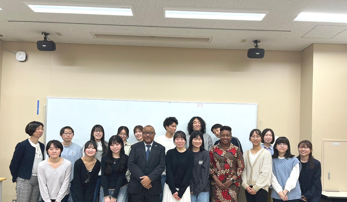 Semina kuhusu Tanzania katika Chuo Kikuu cha Masomo ya Kigeni cha Tokyo - Tokyo University of Foreign Studies (TUFS), iliyotolewa na Maafisa Ubalozi